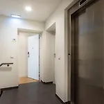 Living | 1br Flat With Ac