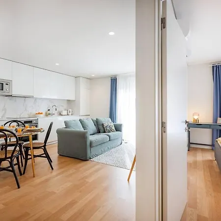 Living | 1br Flat With Ac * פורטו