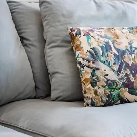 Living | 1br Flat With Ac Appartement *