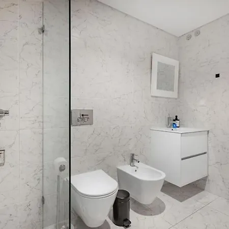 Living | 1br Flat With Ac Oporto