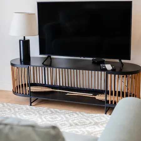 Lejlighed Living | 1br Flat With Ac