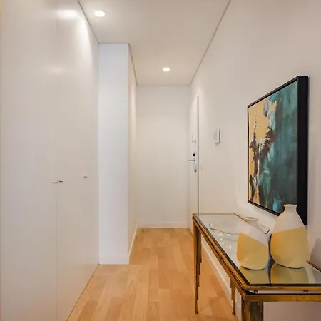 Living | 1br Flat With Ac アパート ポルト