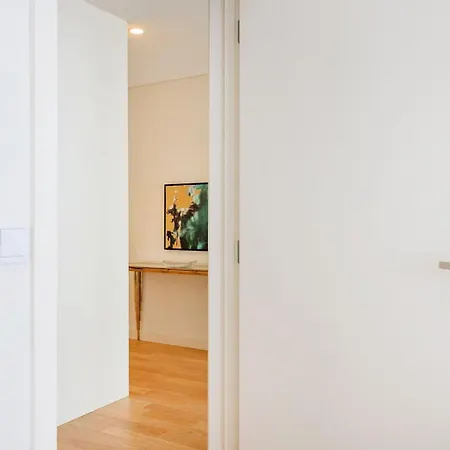 Living | 1br Flat With Ac * ポルト
