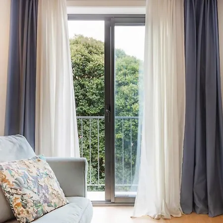 Living | 1br Flat With Ac ポルト