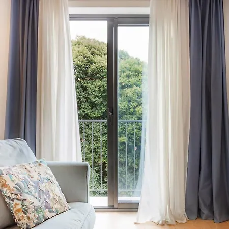 Living | 1br Flat With Ac *