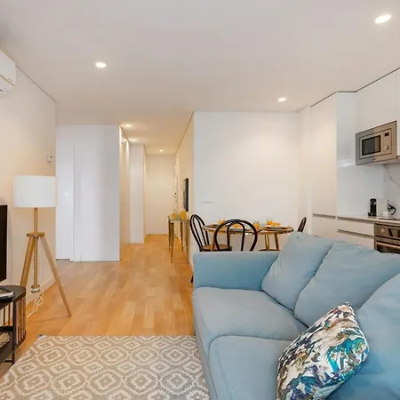Living | 1br Flat With Ac アパート *