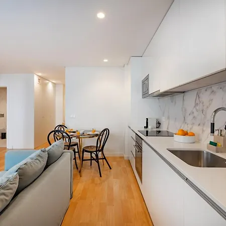 Living | 1br Flat With Ac * ポルト