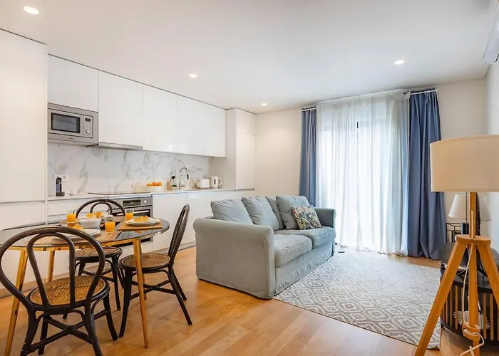 Living | 1br Flat With Ac