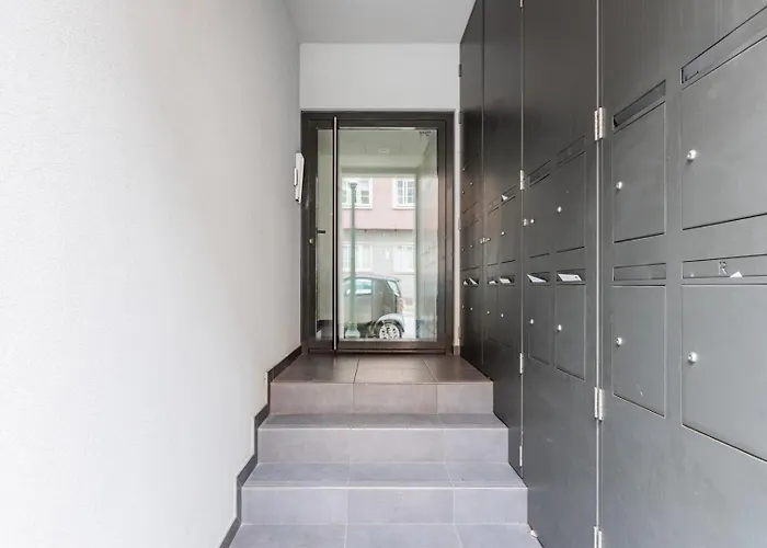 Living | 1br Flat With Ac