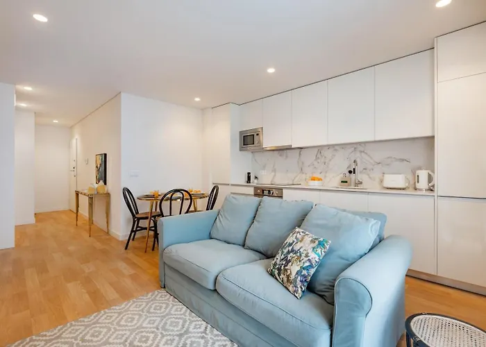 Living | 1br Flat With Ac Oporto