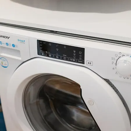 Living | 1br Flat With Ac *