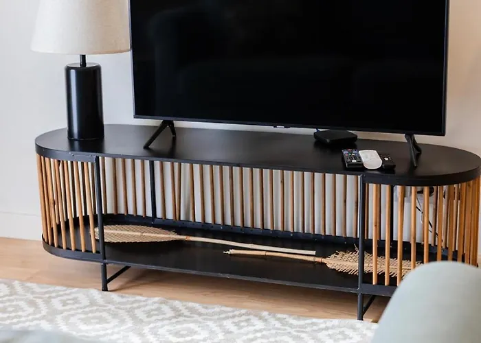 Lägenhet Living | 1br Flat With Ac