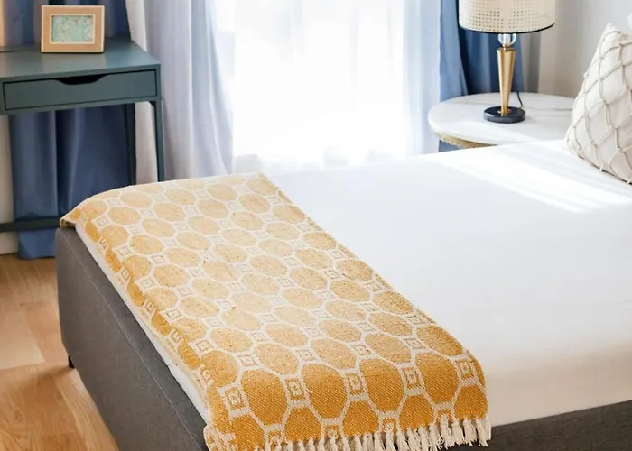 Living | 1br Flat With Ac Porto