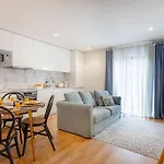 Living | 1br Flat With Ac