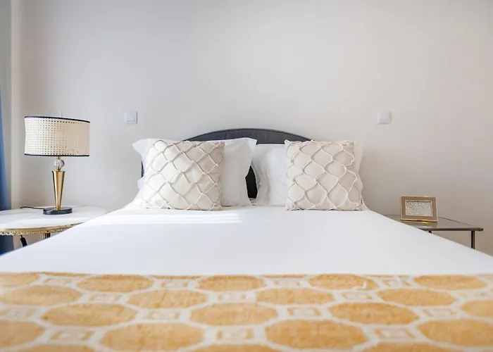 Living | 1br Flat With Ac アパート *