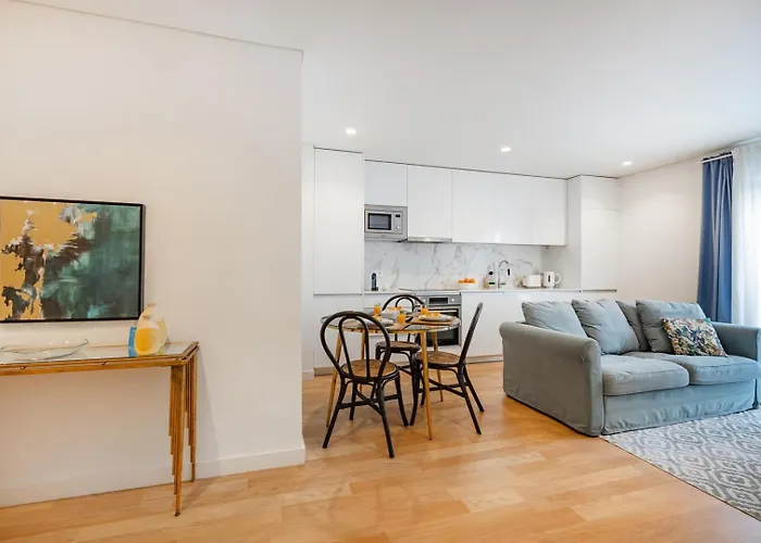 Living | 1br Flat With Ac ポルト